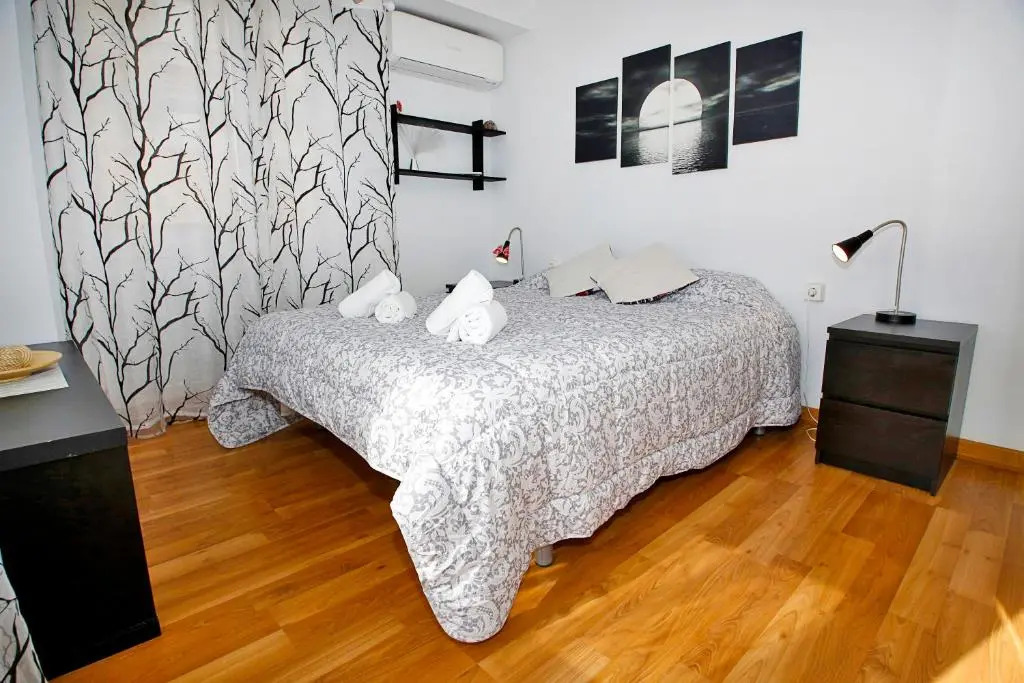 Turina Apartment -AC near beach