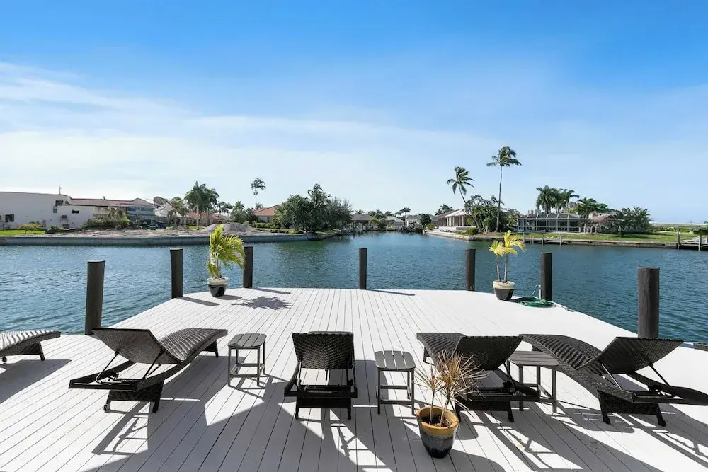 Marco Polo by Avantstay Waterfront 5bdr, Pool, Spa, Fire Pit, Walk to Beach