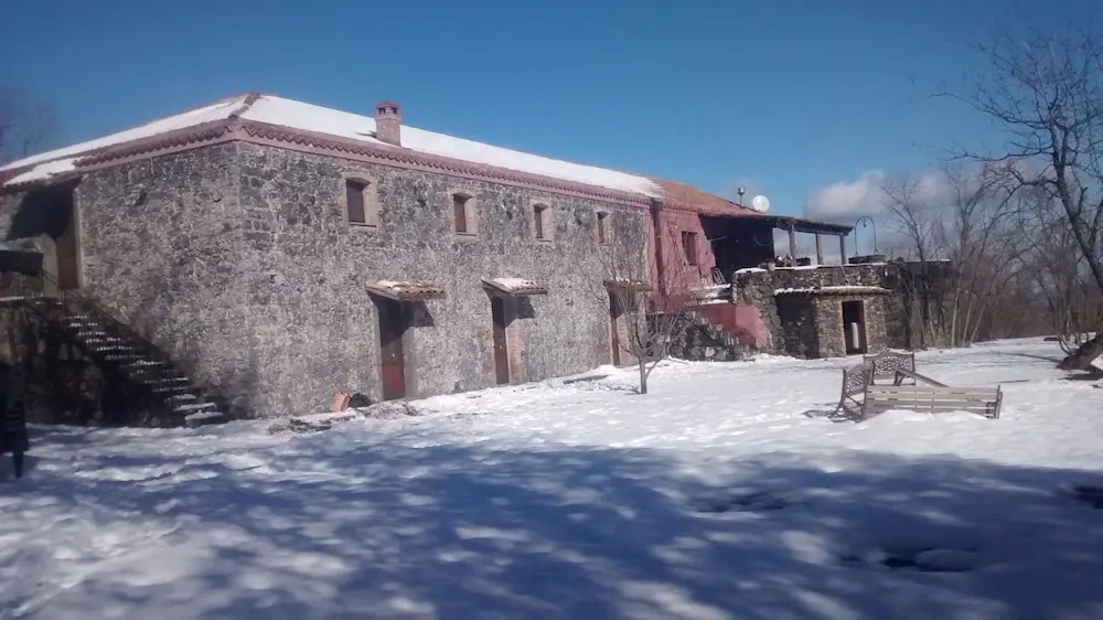 Agriturismo La Caraffara sullEtna