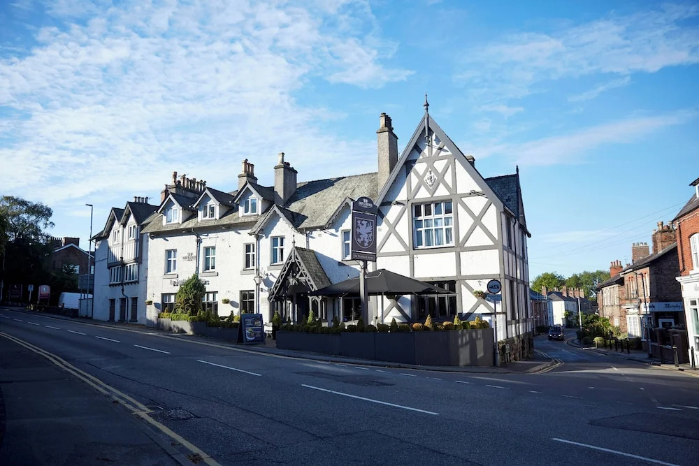 De Trafford Arms by Chef & Brewer Collection