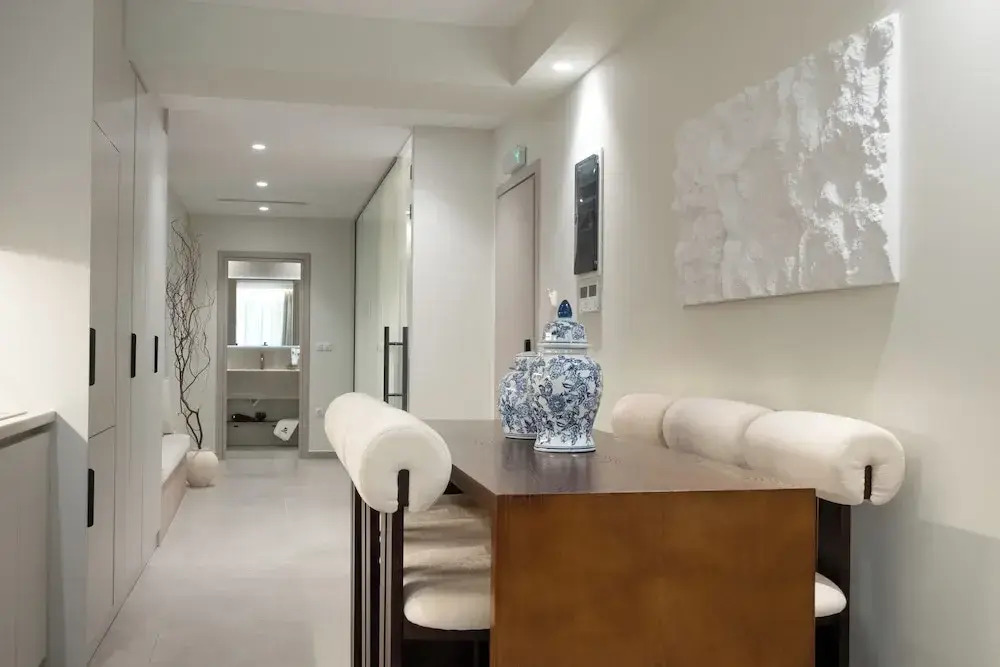 MONK Monastiraki Suites