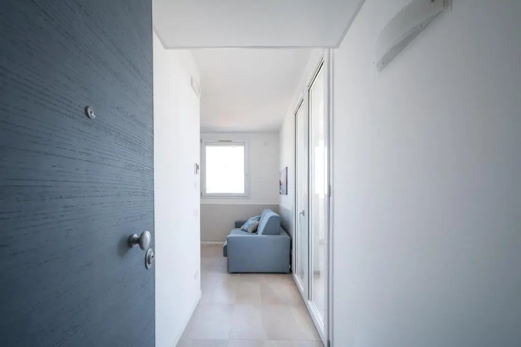 Stylish Residenza Torre Bianca 2 Bedroom Apartment Sleeps 5