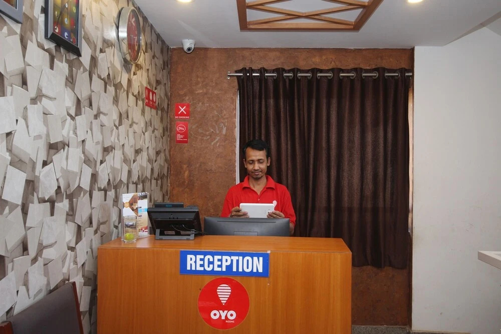 OYO 7529 Mayuri Residency