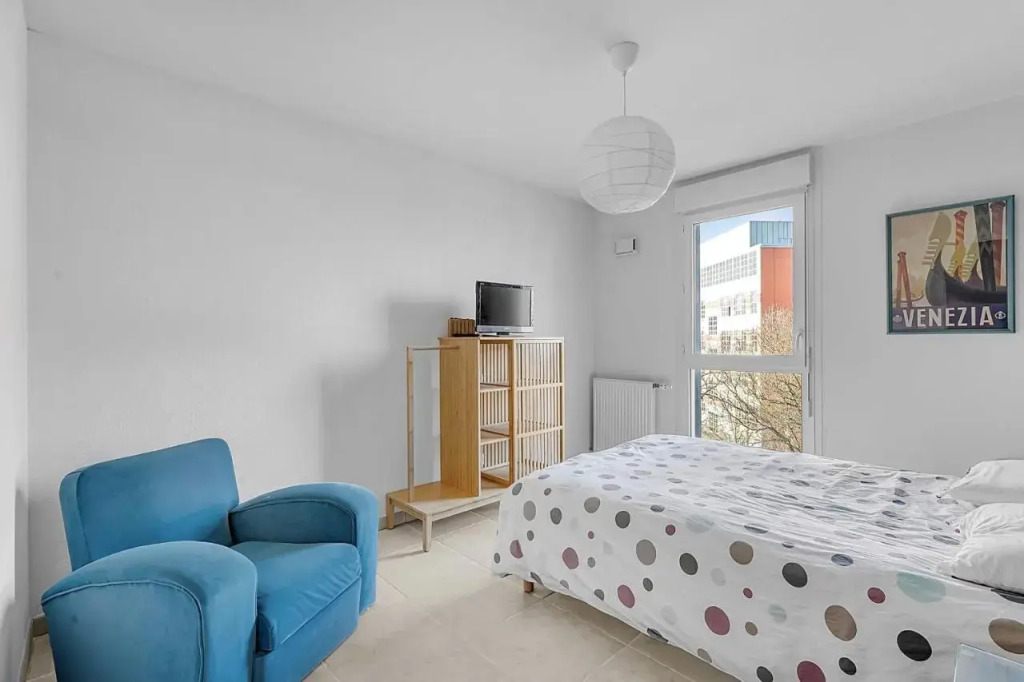 Beautiful And Spacious Apt at 19 Min From Downtown