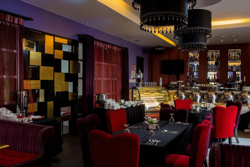 OYO 1235 Palette Torre Venezia Suites