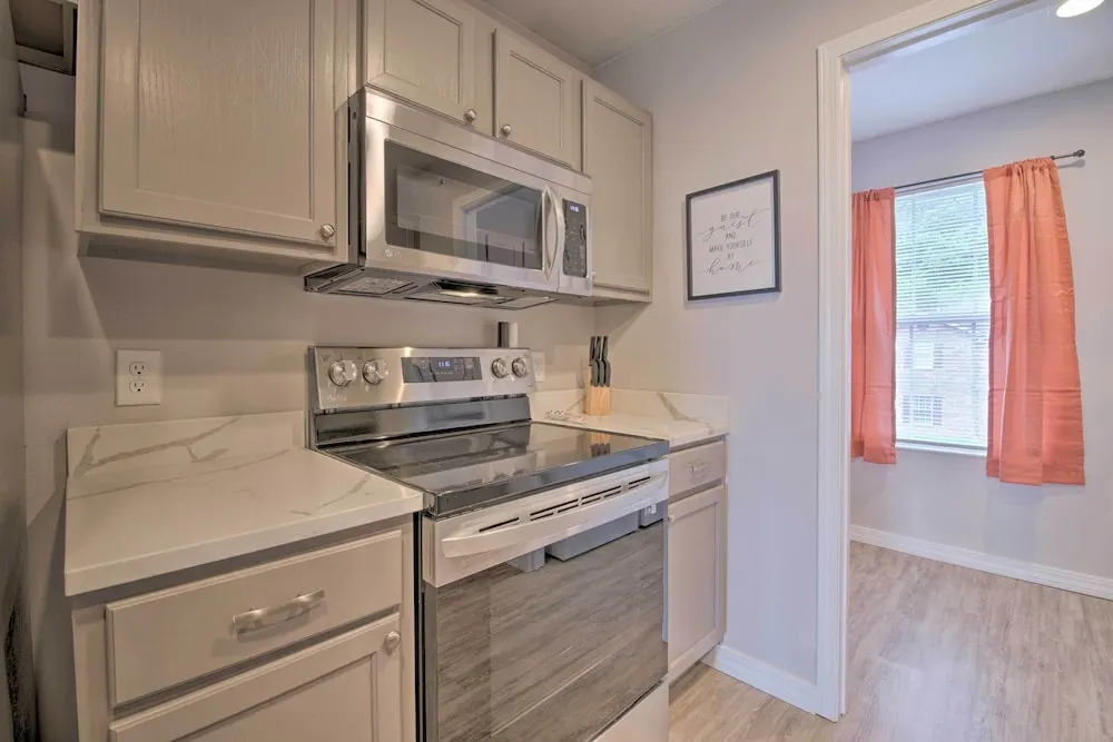 Cozy Family Condo w/ Balcony in Heart of Branson
