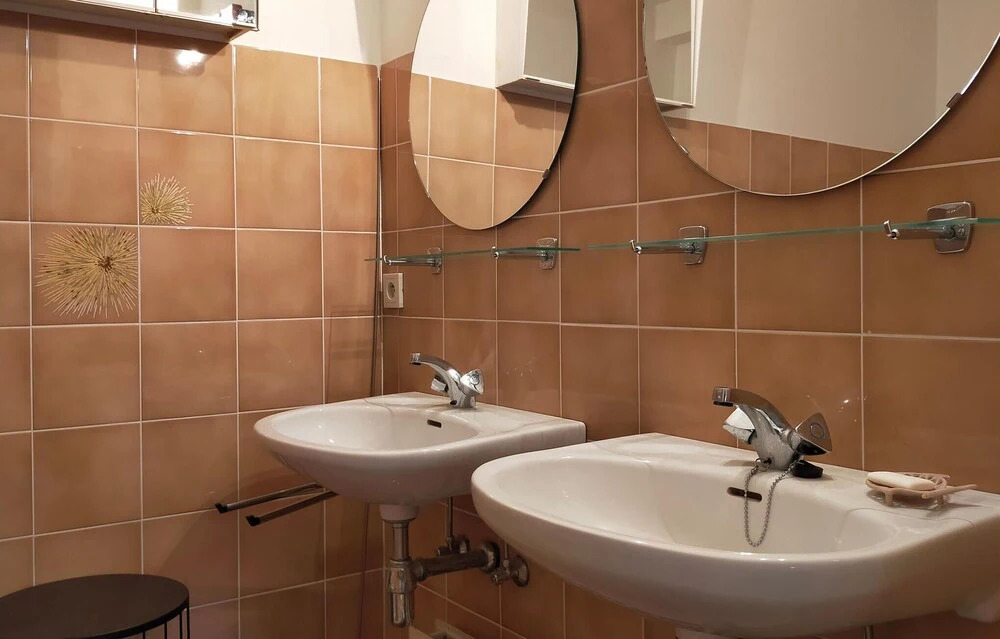 Beautiful Apartment in Knokke With 2 Bedrooms and Wifi
