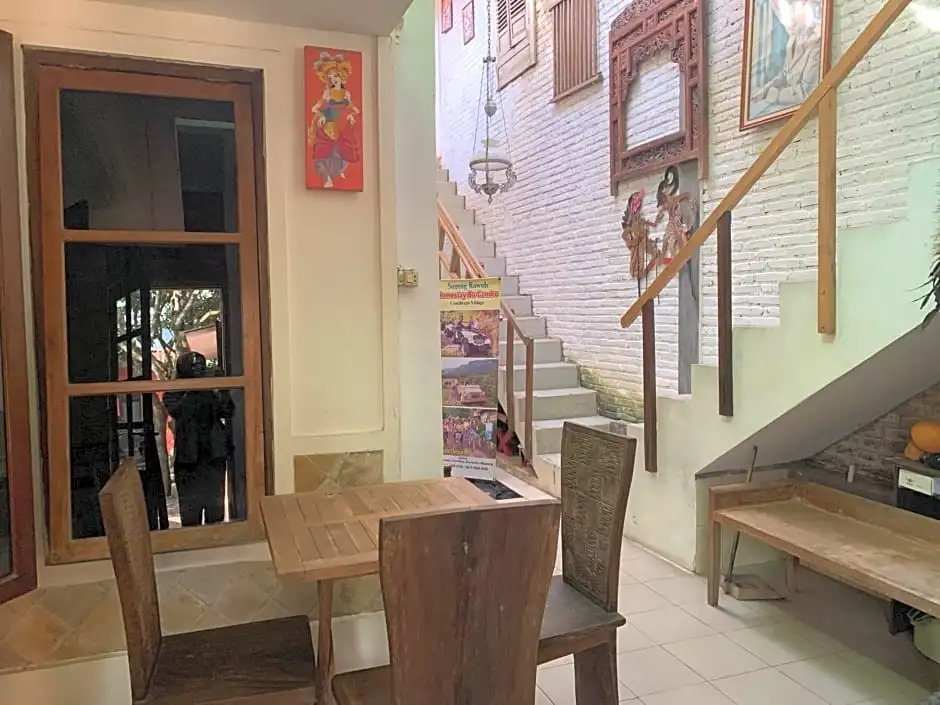 Bu Condro Homestay by Luxury Degree