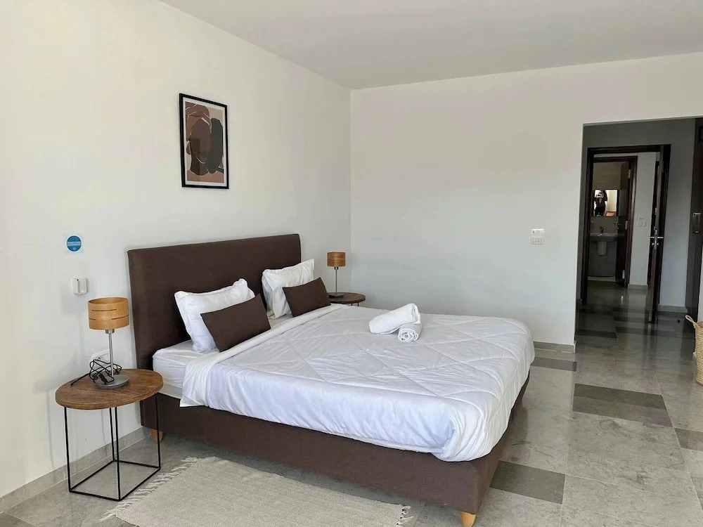 Safir Spacious Apartment in Safsaf, La Marsa