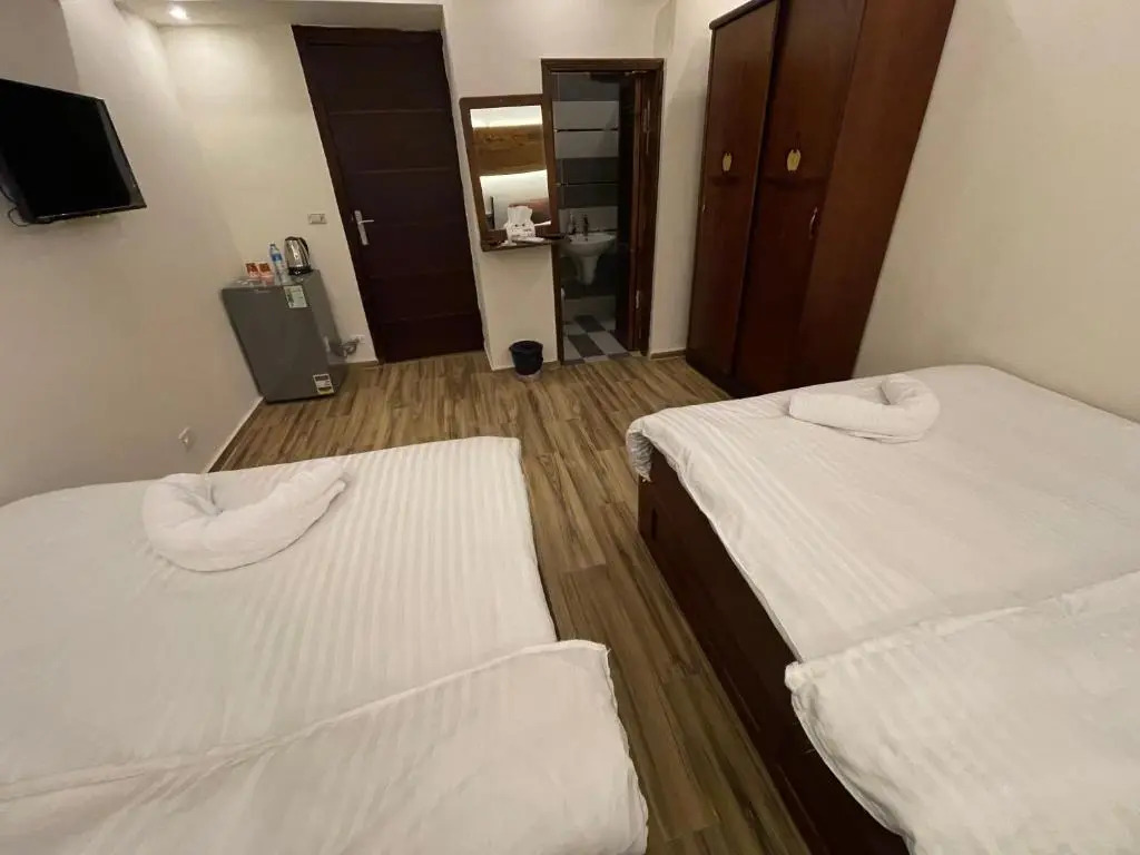 Sahara Pyramids Inn