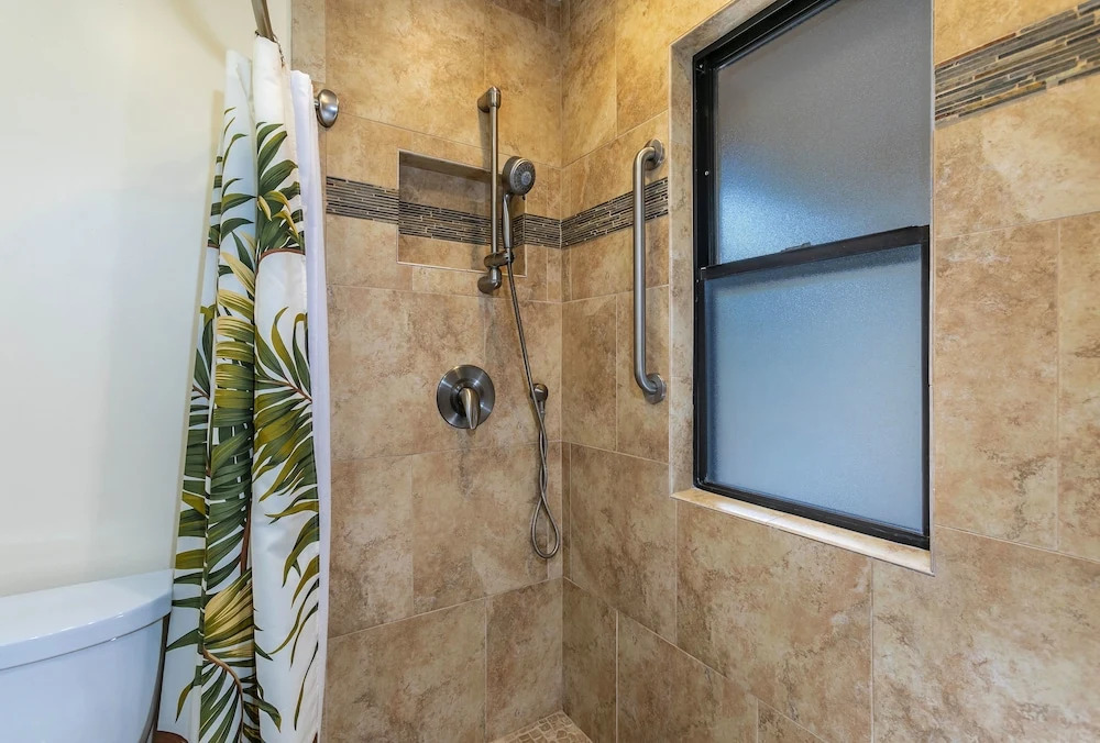 Maui Kamaole a 104 1 Bedroom Condo by Redawning