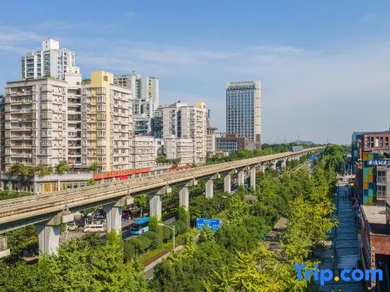 Zhuao Boutique Hotel (Chongqing Jinkai Avenue Yuanyang Light Rail Station Branch)