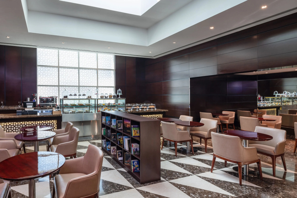 Отель Four Points by Sheraton Sharjah
