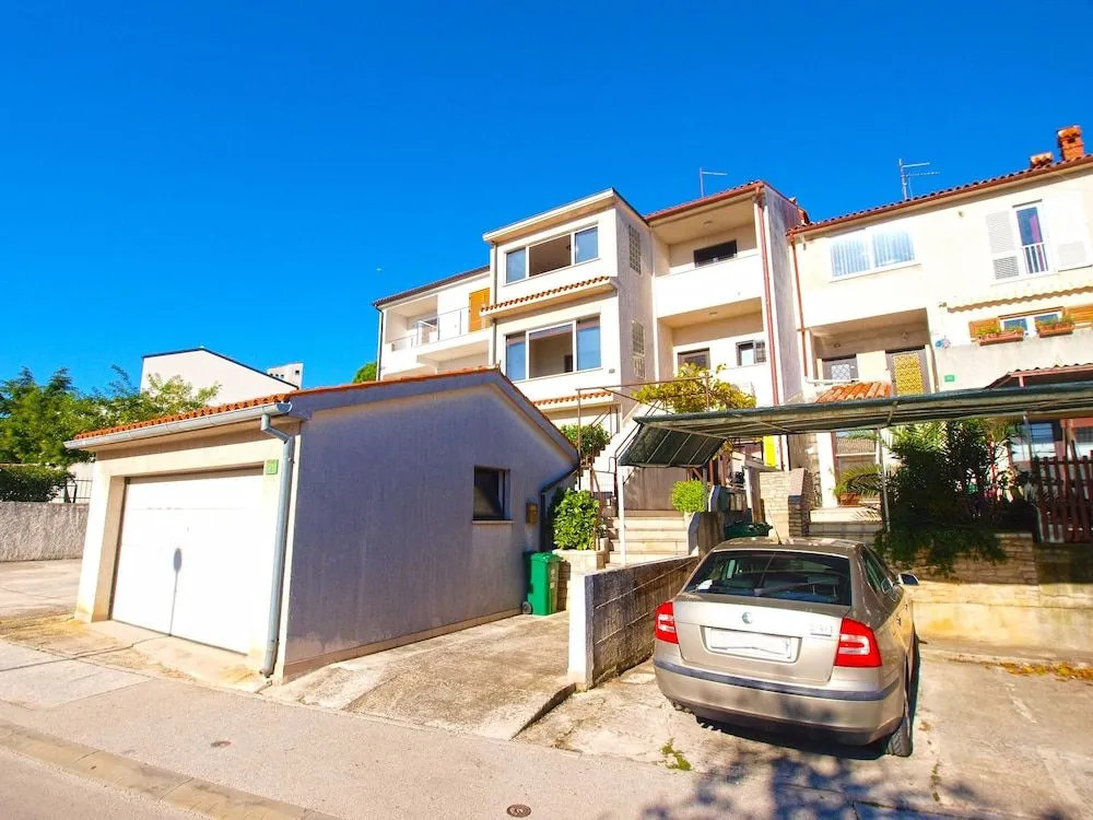 Apartment 51