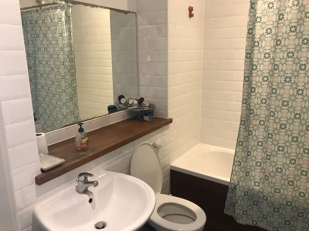 Lovely Spacious 2 Bedroom Family Flat