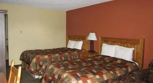 The Pinecone Inn & Suites