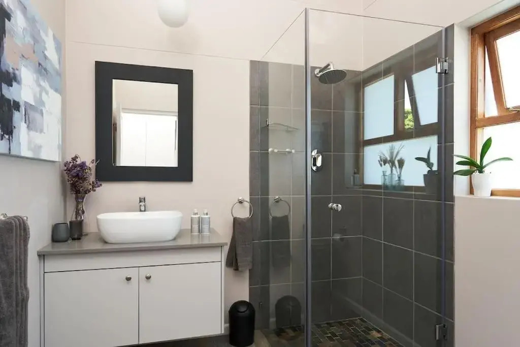 HERON COTTAGE - for your seaside holiday.