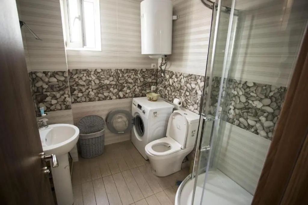 Apartment on Sherif Khimshiashvili Street 15b