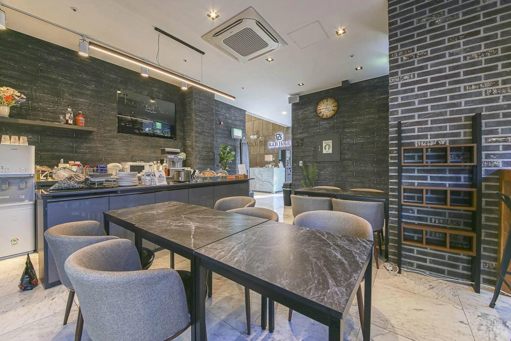 R B Business Hotel