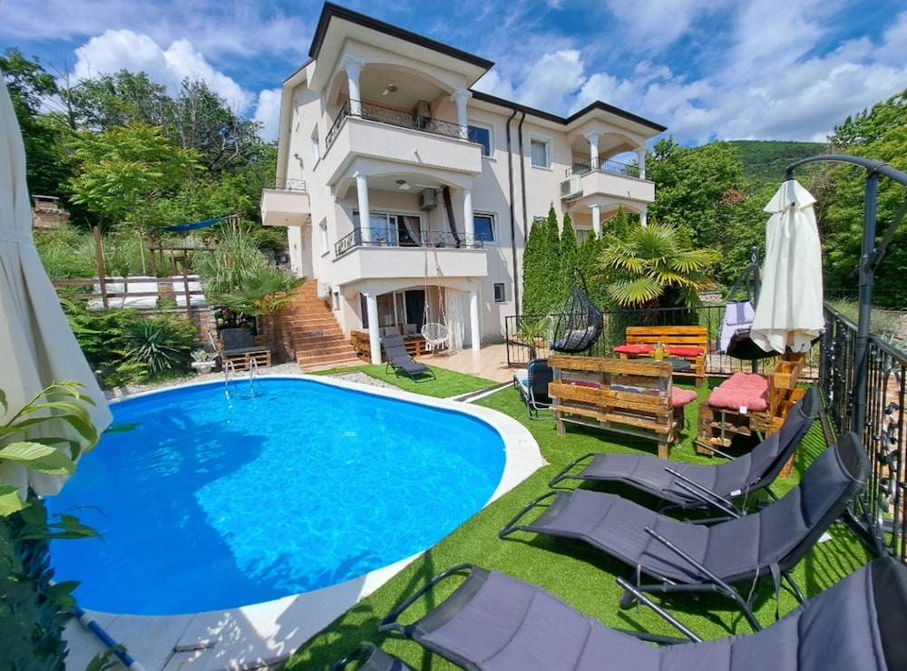 Beautiful Unique Family Villa Emily