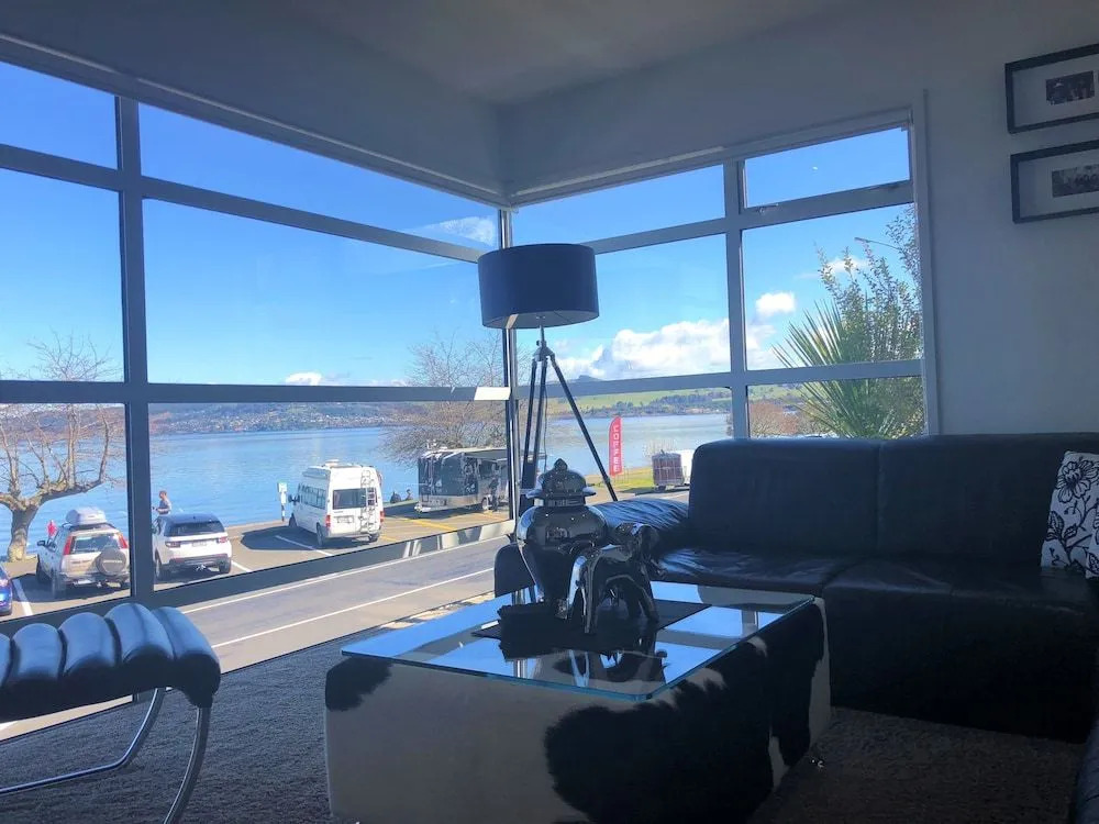 Ultimate Luxury on Lake Terrace