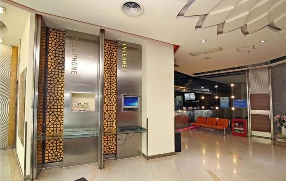 Home Inn Selected Shanghai Dahua Xincun Road Subway Station