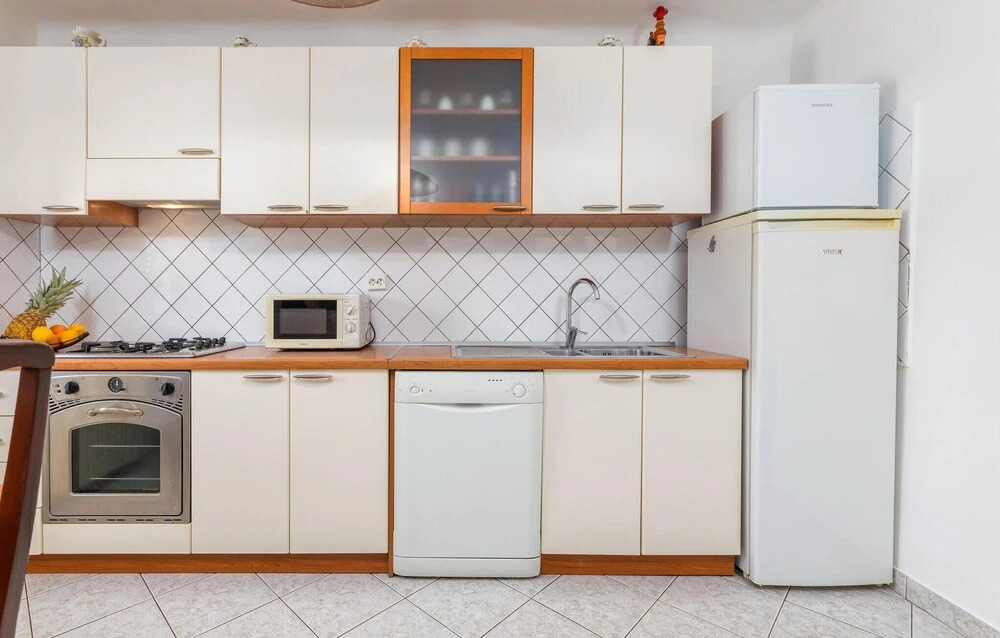 Nice Home in Vodnjan With Wifi and 2 Bedrooms
