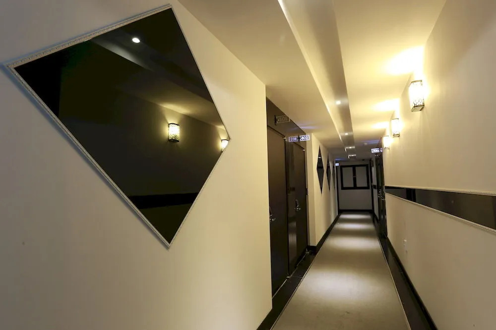 D Day Hotel