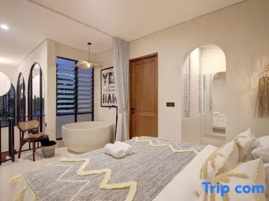 Ulu Luxury Loft 1BR with Romantic Bathtub near Melasti Beach