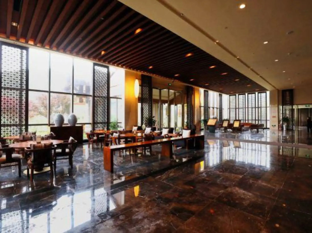 Jinfoshan Liangjiang Holiday Hotel