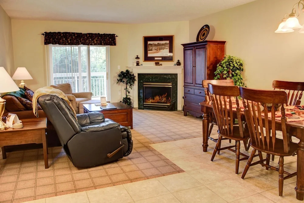 Whispering Pines 424
