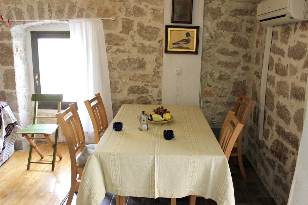 Apartment With one Bedroom in Betina, With Furnished Balcony and Wifi
