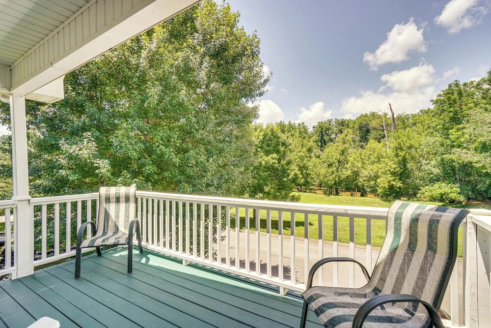 Pigeon Forge Home w/ Deck & Hot Tub Near Town!