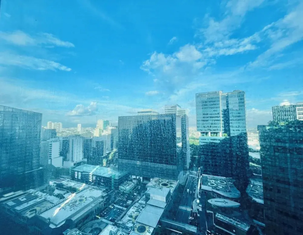 One Uptown Opposite of grandhyatt hotel manila Taguig city