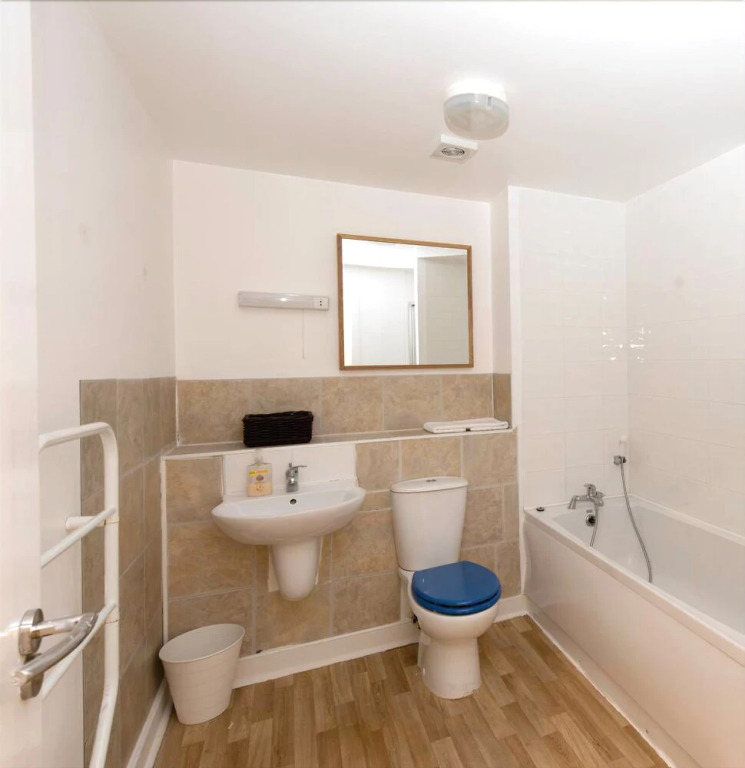 Superb Duplex Prime Location City Centre And Parking