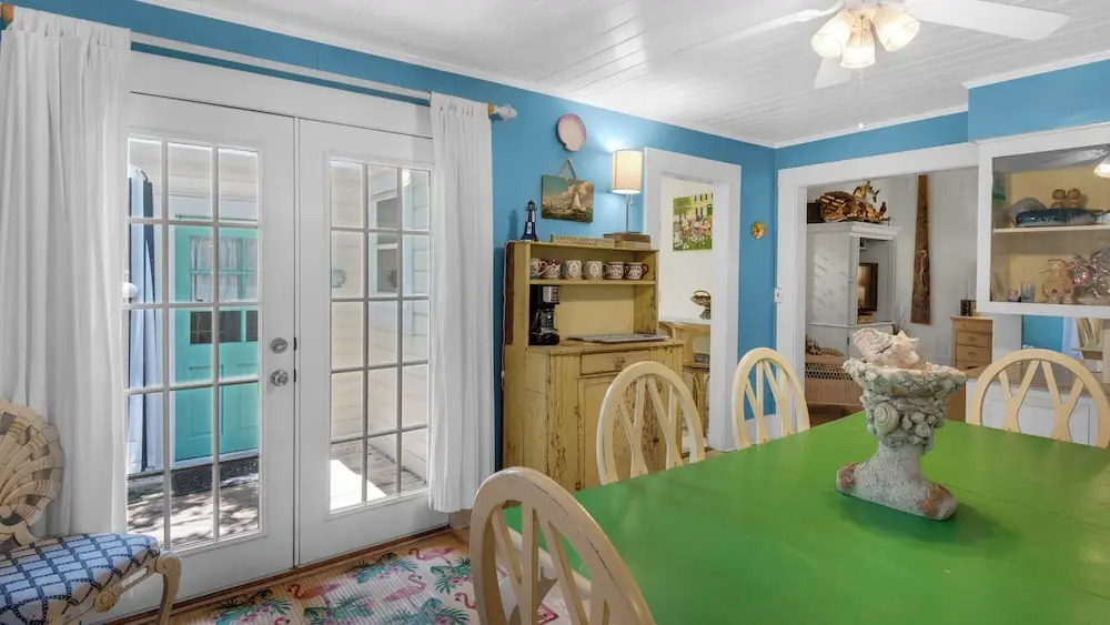 2 Minutes to the Beach; Close to Seaside, Vintage Cottage in Old Seagrove