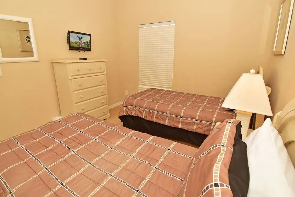 919DP Dorset Manor 4 Br home by RedAwning