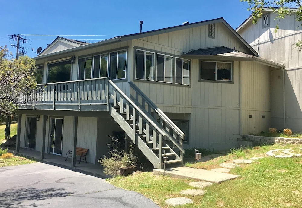 Black Oak Manor
