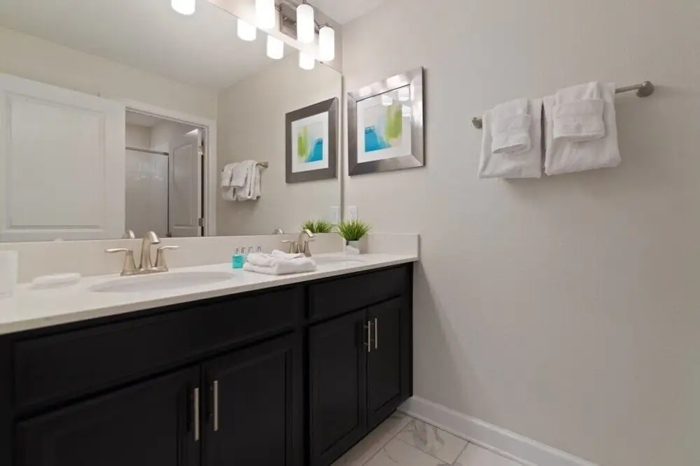 Beautiful 4Bd Pool TH, Storey Lake-4815DS