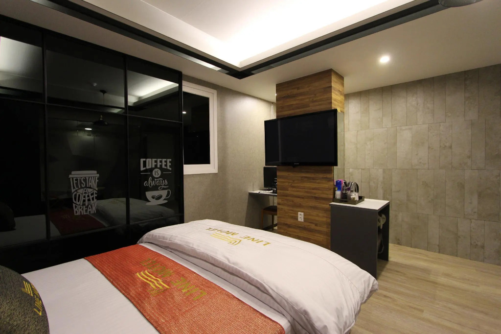 Line Motel