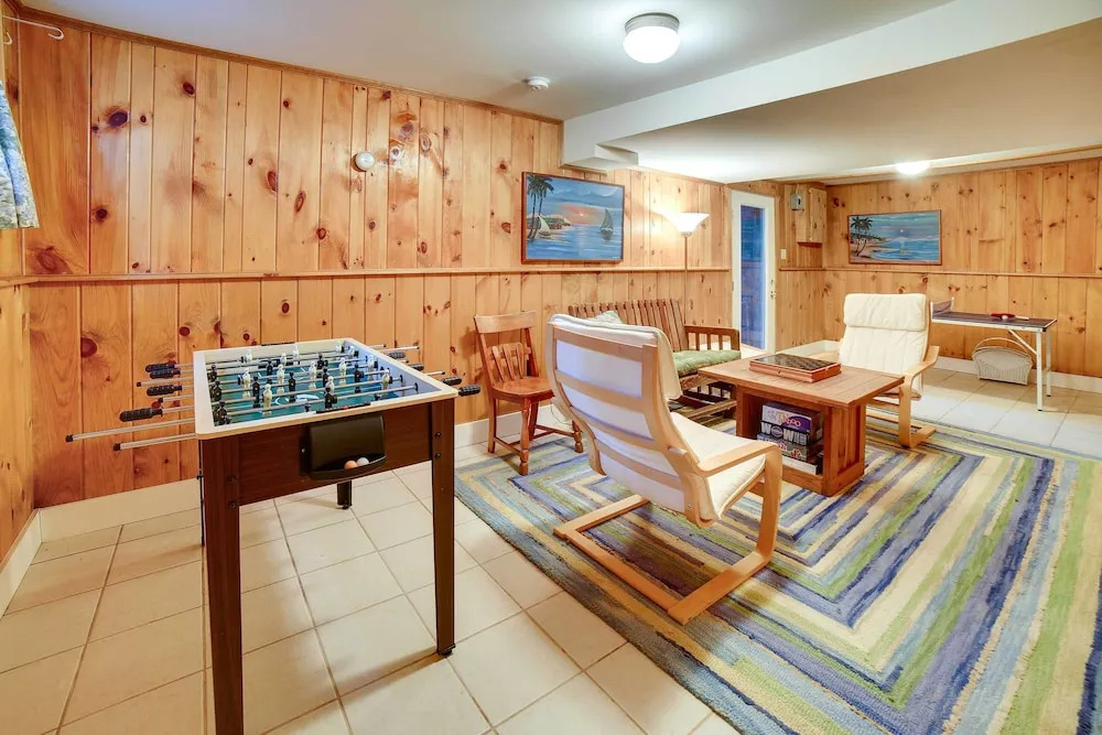 Lakefront Bradford Cottage w/ Dock, Near Skiing!