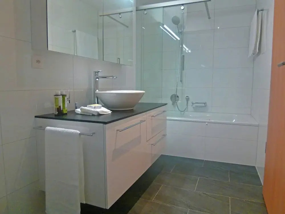 Luxury Apartment with Hot Tub in Veysonnaz