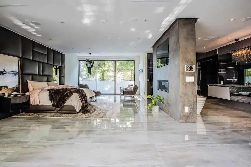 Bowmont Glass Estate - Sleek, Architectural and Unique Contemporary Estate