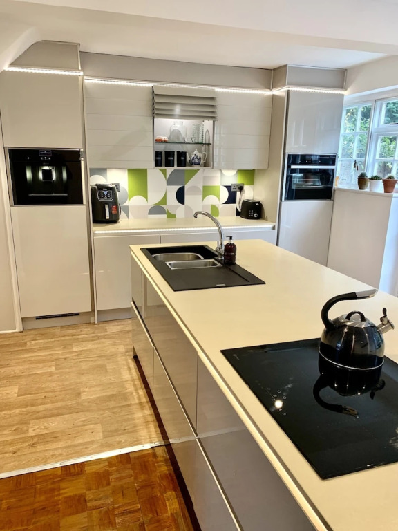 Stylish Central House Next To Warwick Castle