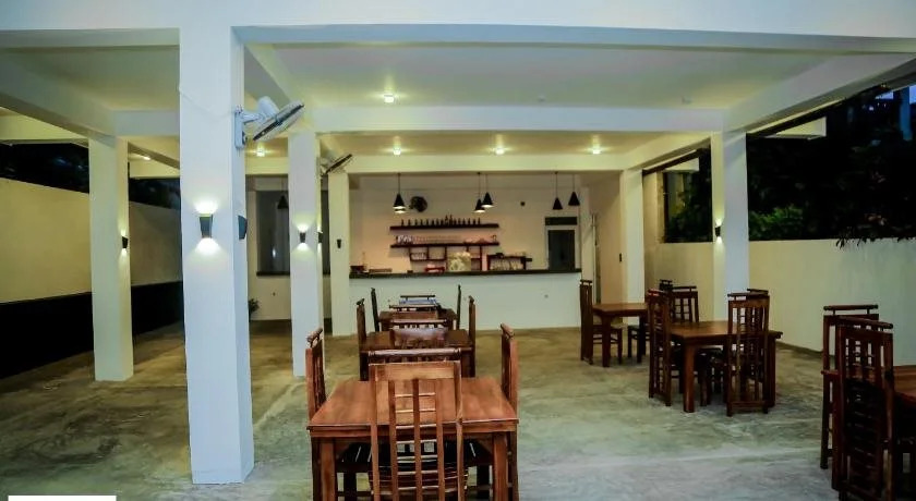 Kings Marine B&B Surf Hotel
