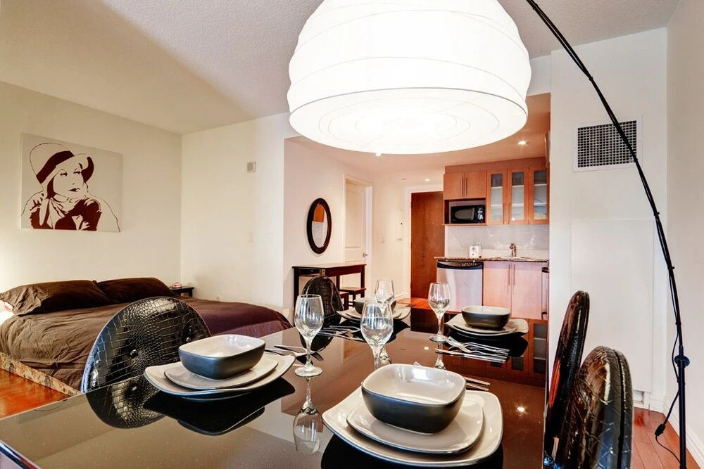 Bleury Furnished Suites by Hometrotting