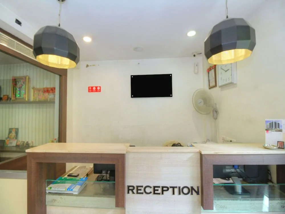 OYO 1531 Vels Grand Inn Hotel