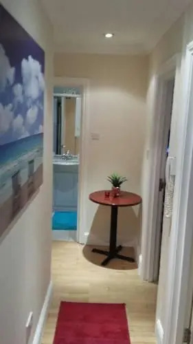 North End Road Apartment