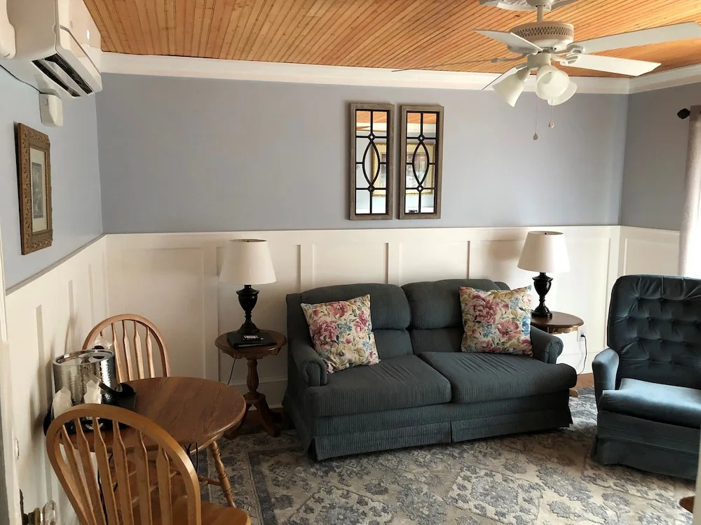 Broad River Inn