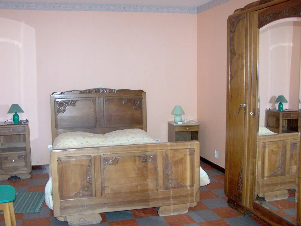 House With 2 Bedrooms in La Chapelle-aux-choux, With Furnished Garden